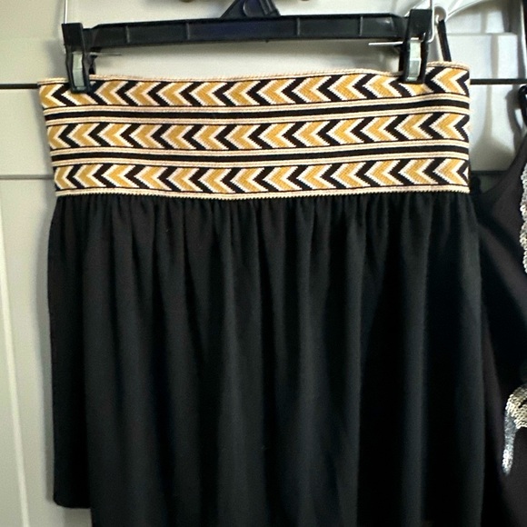 Y2K Embroidered Flouncy strapless top - Picture 2 of 4